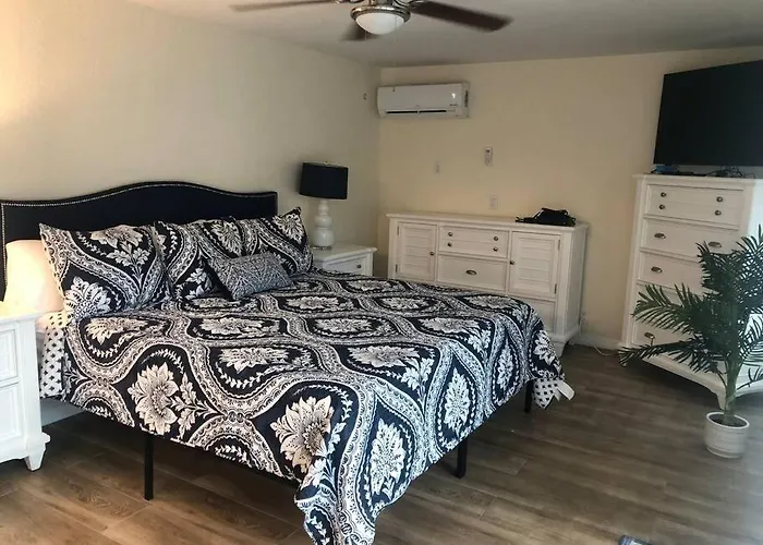 Casa Verde Sarasota Retreat