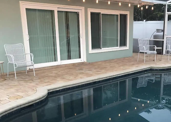 Casa Verde Sarasota Retreat